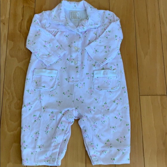 🎀Lot of 4 Outfits (3-6mo)🌸 - Picture 3 of 6